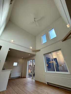 【1号棟】LDK（18.37J）