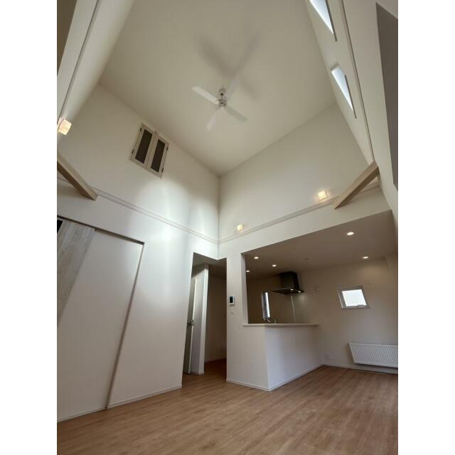 【1号棟】LDK（18.37J）