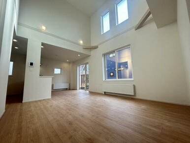 【1号棟】LDK（18.37J）