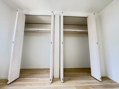 約5.8帖洋室のクローゼット