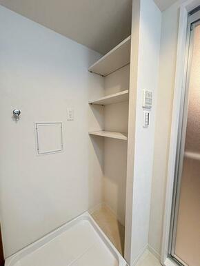 収納棚がついています