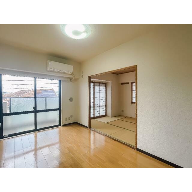 洋室広々８帖のお部屋です♪
