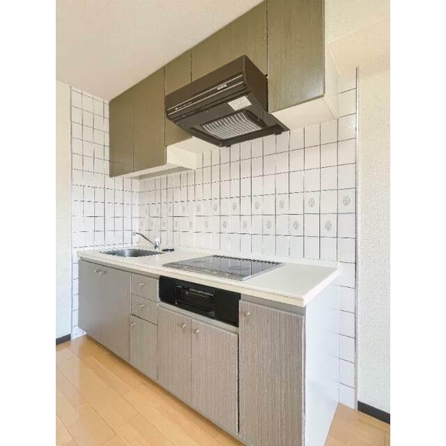 グリル付IH３口システムキッチンです♪