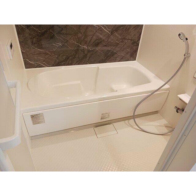 コンパクトで使いやすいお風呂です