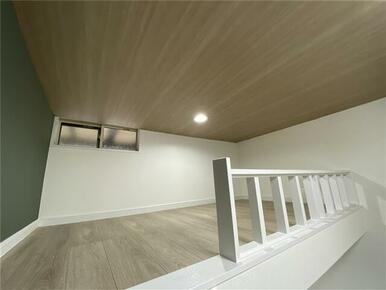 ロフト（換気窓付き）