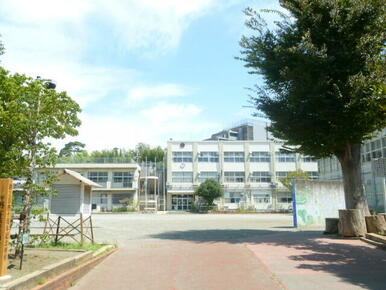 山内小学校