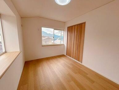 「南東側洋室」約６帖のお部屋です。