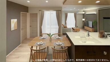 １９．５帖のＬＤＫ。料理しながら家族と会話できる対面キッチンです。折下天井もお洒落なアクセントに♪