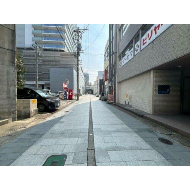 北側から南側の前面道路写真