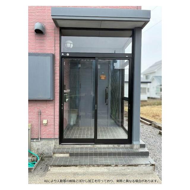 玄関の様子。風除室もついているので、冬も安心。