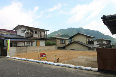 前面道路から見た宅地