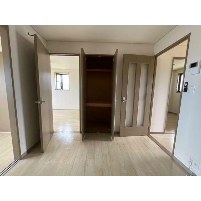 ダイニング収納