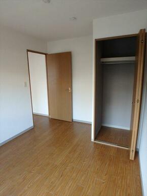 洋室６帖・収納スペース有り