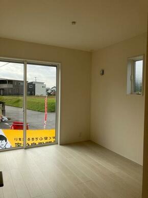 リビングと洋室の使い分けで生活にメリハリを（2号棟）