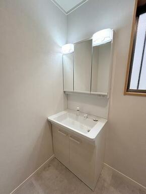 洗面台新品交換済み