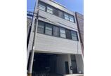 情報提供会社