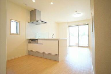 ＬＤＫには対面キッチンがございます