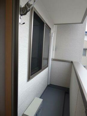 外からの目が気にならないバルコニーで洗濯物が干せます