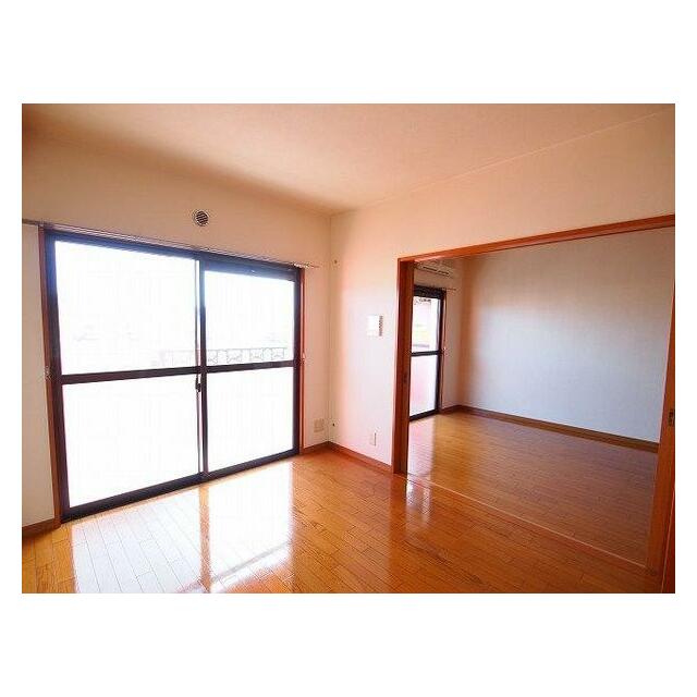 キッチンから洋室