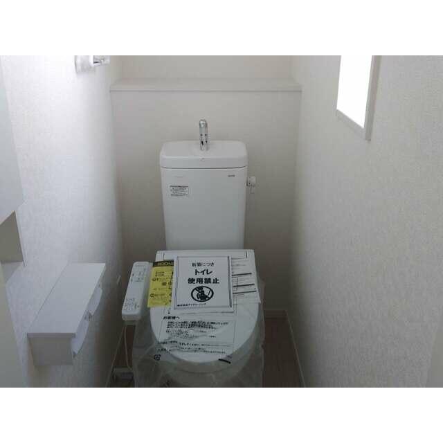 お気に入りのカバーやマット、スリッパを置いて快適空間に
