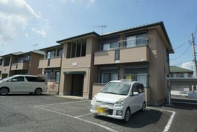 無料Ｗｉ－Ｆｉ・防犯カメラ付・駐車場２台付（無料）のシャーメゾンです。