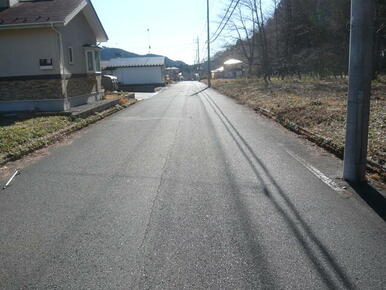 西前面道路