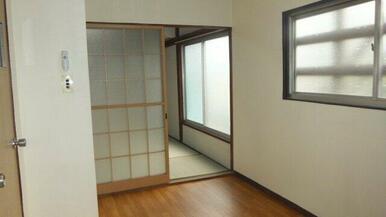 小さなテーブルも置けます