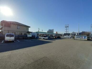 ファミリーマート高知仁井田店