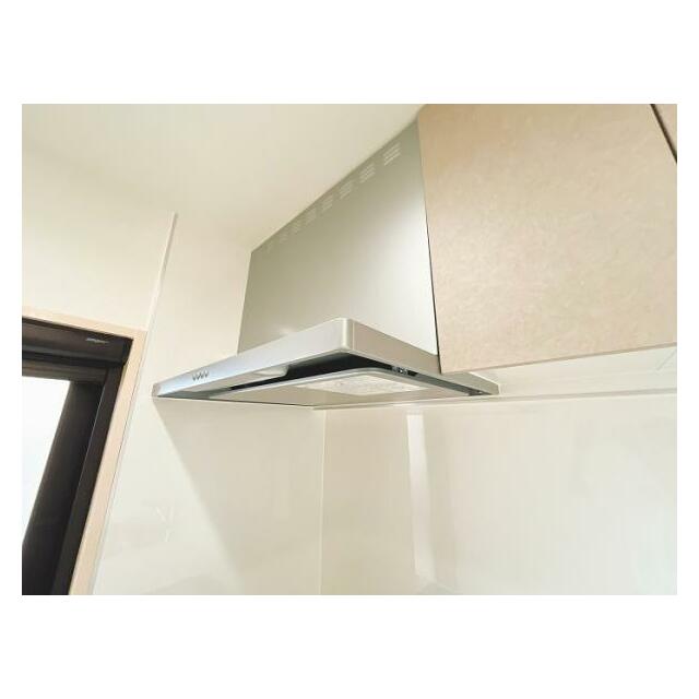 「キッチン」換気扇はフラットスリムを採用しております。