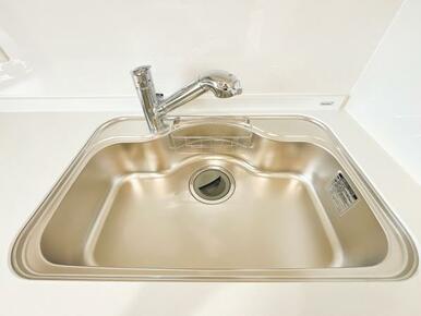 「キッチン」ゆとりのある広さのシンクです。