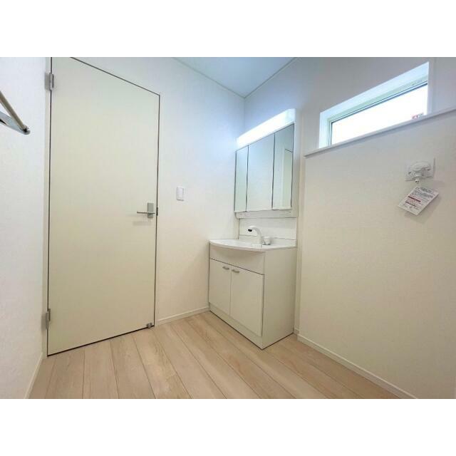 detached 字宇江城