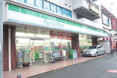 ファミリーマート東戸塚駅東口店