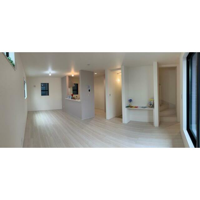 笑顔が溢れる、心和むリビング（2号棟）