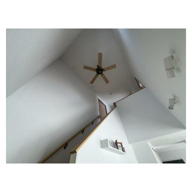 玄リビング上部は吹抜になっており開放的です♪