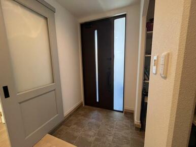 家族の靴がしまえるシューズボックス付き！SICにはベビーカーや子供の遊び道具なども収納できますよ＾＾