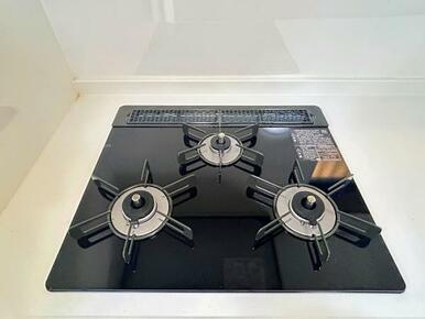 「キッチン」ガスコンロも3口タイプに交換しております。