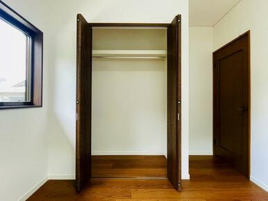 ２階南西洋室　収納