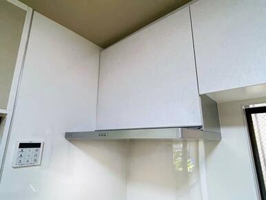 「キッチン」レンジフードも新品交換済みです。