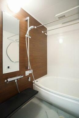 【浴室】浴室暖房乾燥機、追い焚き機能付き