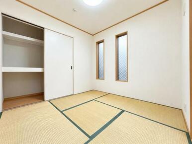 和室スペースです。畳のお部屋は寛げる空間ですね。