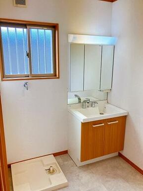 【洗面所】洗面台はクリーニング済みです。