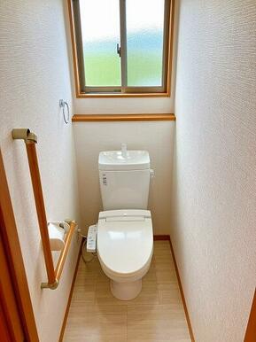 【2Fトイレ】クリーニング済みです。洗浄機能付き