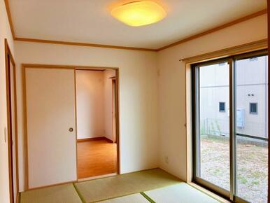 【和室】畳は表替えしております。