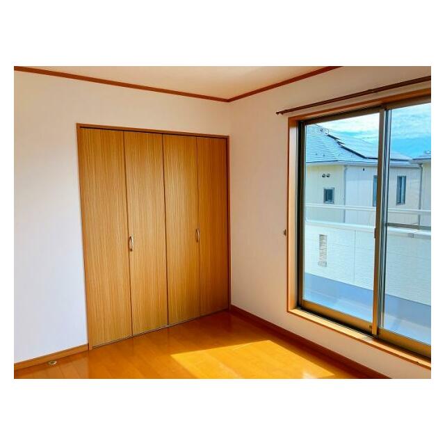 【2階南西側洋室】バルコニーがございます。