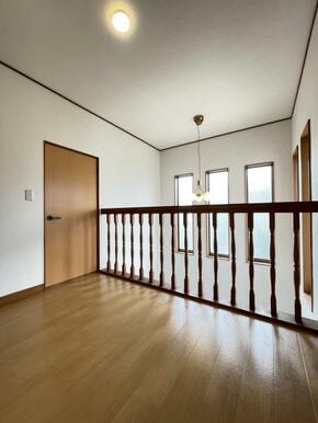 2階からも家族の見送りもできる開放感たっぷりの吹き抜けスペース＾＾