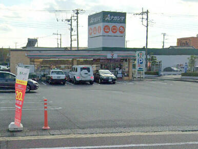 セブンイレブン富士市本市場北店