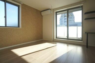 【ＬＤＫ】南向きの部屋です。