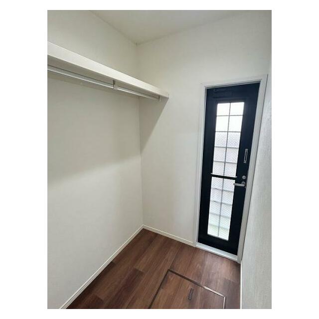 「1Fウォークインクローゼット」約1.8帖の広さです。