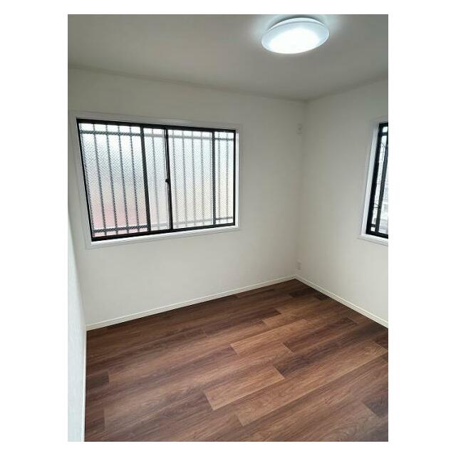 「3F納戸」約6帖の納戸がございます。