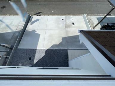 カースペース3台！並列駐車もできます！親戚や友人が遊びに来ても安心♪急な来客にも対応できますね＾＾